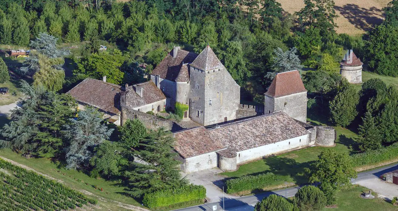 Le Château de Lavison : Un Voyage dans l&rsquo;Histoire en Gironde